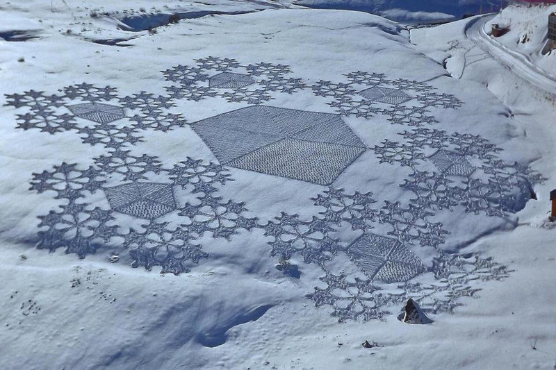 Illustration for article titled Art That's Made with Snow and Ice